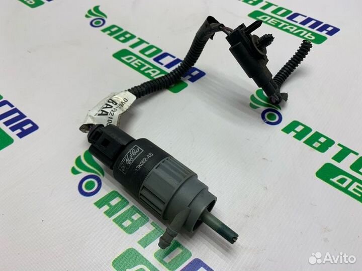 Насос омывателя Ford Focus DV6 2013