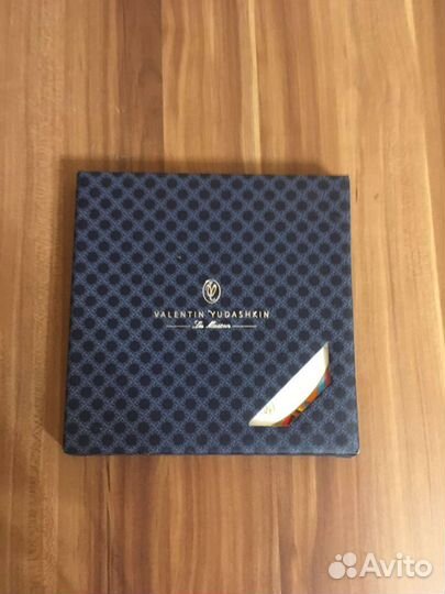 Тарелка десертная Валентин Юдашкин