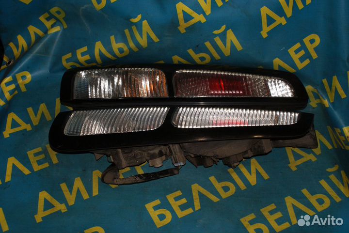 Задний фонарь Nissan Cube