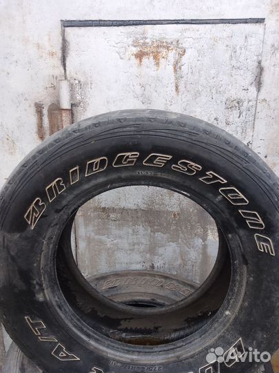 Bridgestone Dueler A/T 275/65 R17