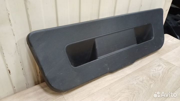 Обшивка накладка панели задка Volkswagen Polo 5