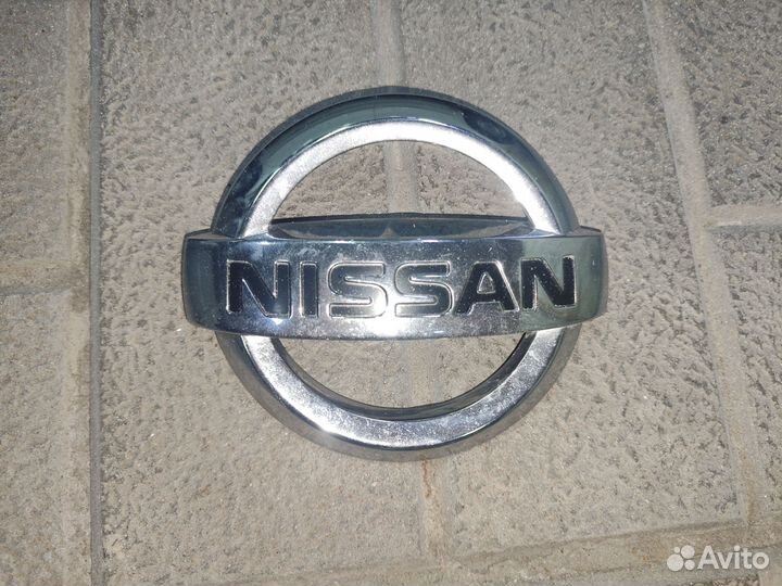 Шильзик, логотип, эмблема, значок с решетки Nissan