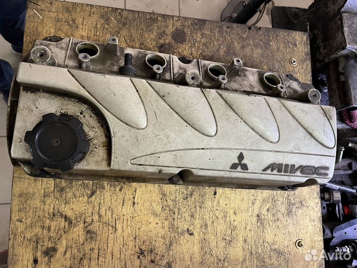 Крышка клапаная 4g69