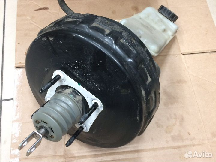 Вакуумный усилитель тормозов Ford 1709419