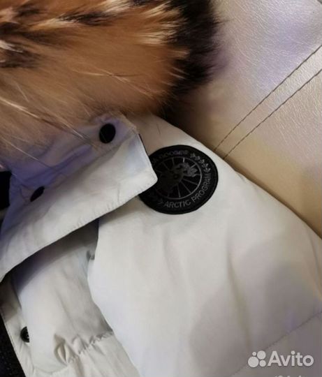 Пуховик Canada goose Новый