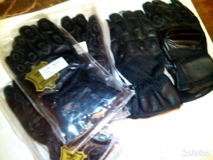 Мотоперчатки с защитой и мотофутболки