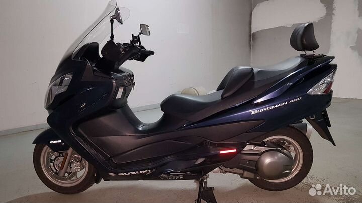 Макси скутер Suzuki