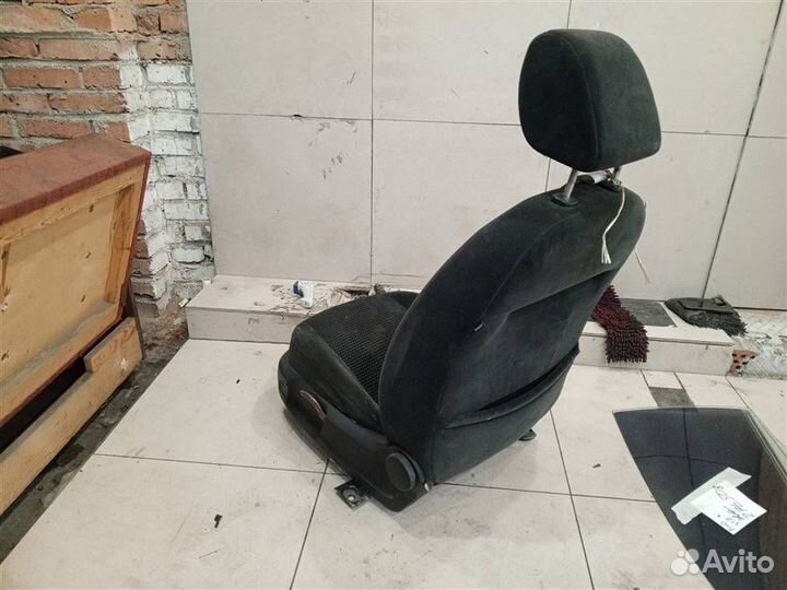 Сиденье переднее левое Ford Focus 2 2004-2008