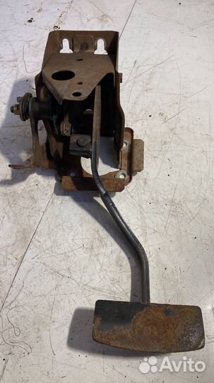 Педаль тормоза Mitsubishi Galant 7 1993