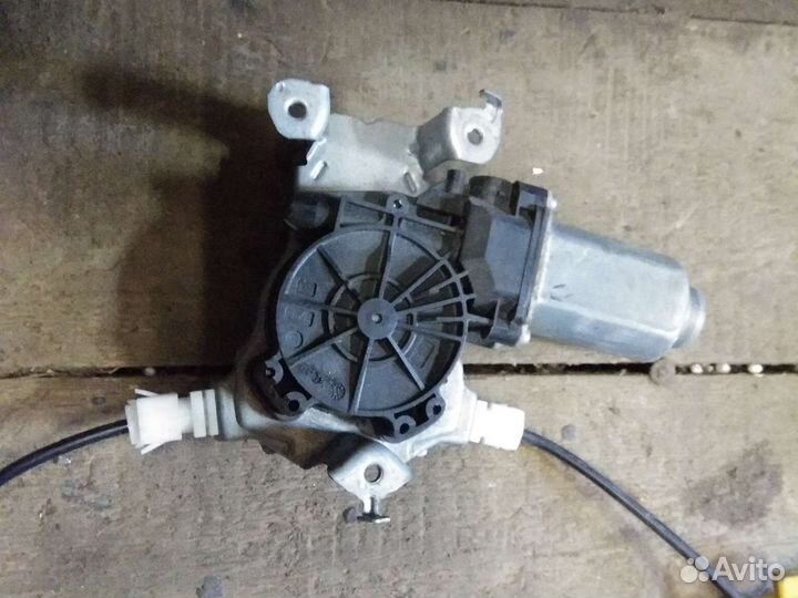 Стеклоподъёмник зад прав nissan qashqai j10