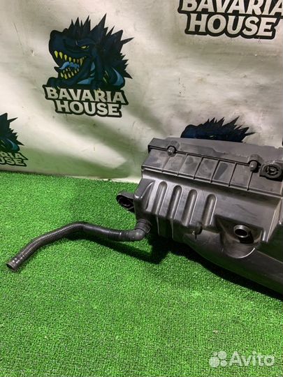 Корпус воздушного фильтра Volkswagen Passat B6 CDA