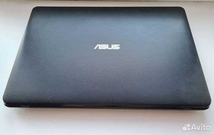 Asus 17.3 Core i3 4010.12gb.Geforce 820 2gb