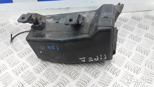 Блок предохранителей mitsubishi pajero 4 (1DN10M10