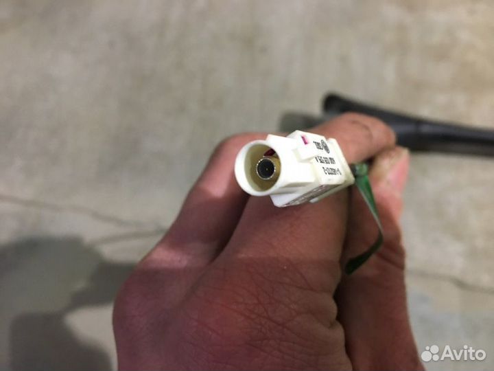 Антенна Skoda Yeti 1.2 CBZ 2010