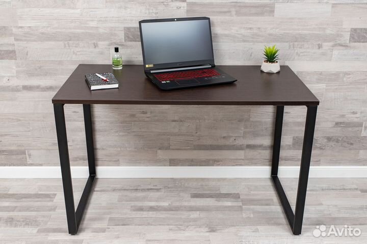 Письменный стол