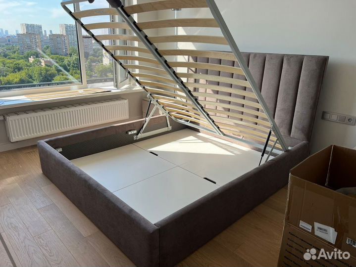 Кровать двуспальная с изголовьем Modena Vertical