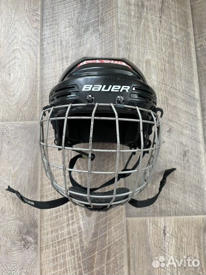 Хоккейный шлем