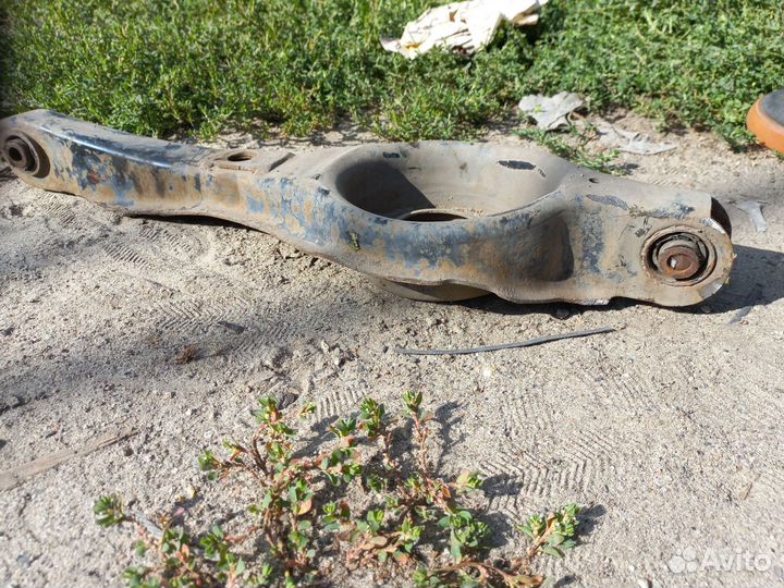 Большой поперечный правый рычаг ford focus 2