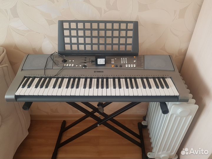 Синтезатор yamaha psr r300 с подставкой