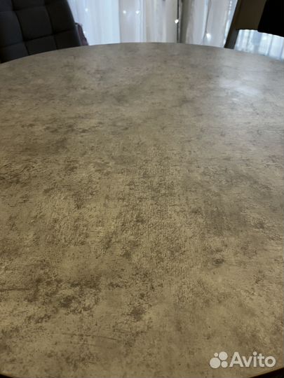 Стол кухонный