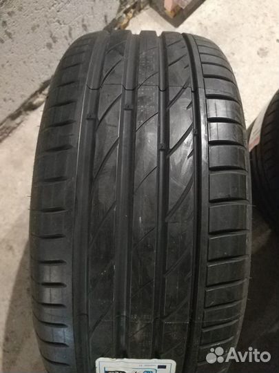 Maxxis Victra Sport VS5 245/35 R19 93Y