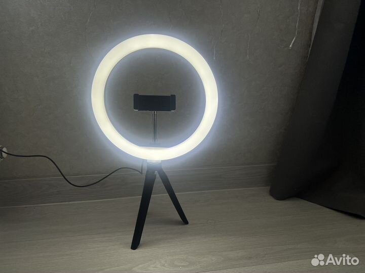 Кольцевая лампа с держателем для телефона