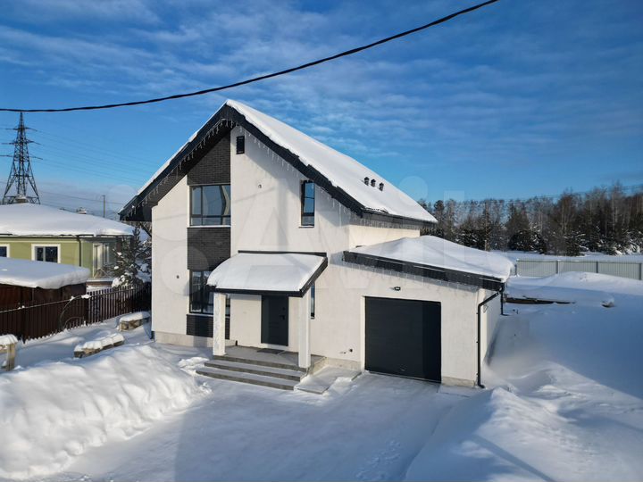 Дом 186 м² на участке 8 сот.