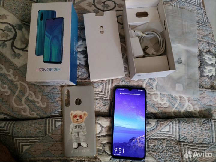 HONOR 20e, 4/64 ГБ