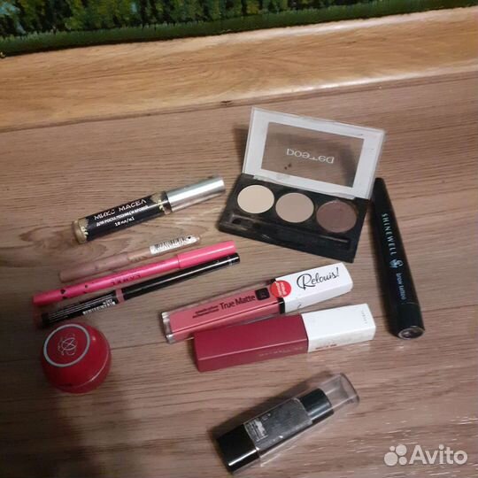 Отдам гель лаки топ базы для ногтей все косметику