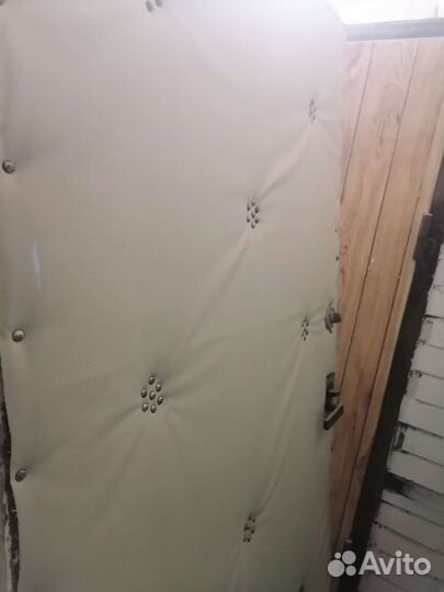 Дверь входная деревянная бу