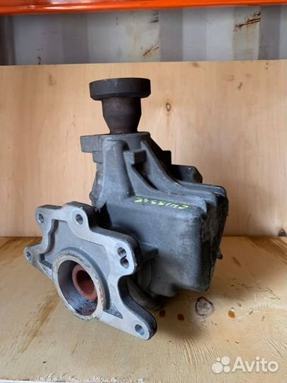 Раздаточная коробка Volvo XC70 угловая передача