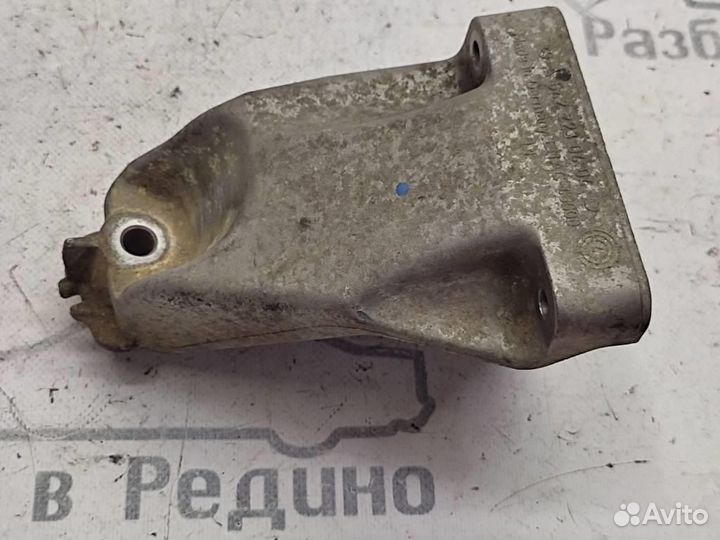 Лапа левая w221 S-class 642.930 05.2007