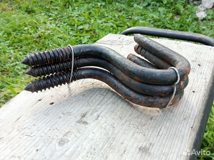 Крюки металлические СССР для деревянных опор