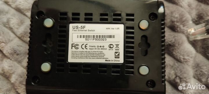 Коммутатор upvel us-5f и шнур