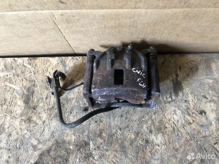 Суппорт передний левый honda civic 8 5D