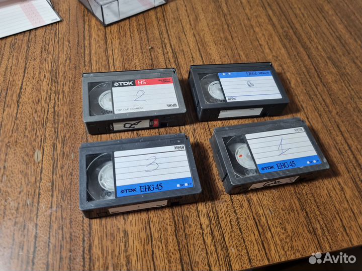 Видеокассеты VHS-C (4 штуки) за все