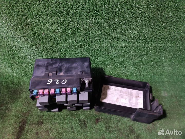 Блок предохранителей под капот основной Kia Spectr