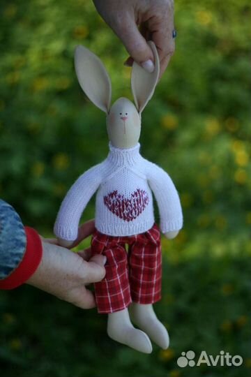 Зайчик в свитере. Кролик. Игрушка