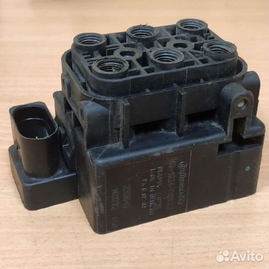 Блок клапанов пневмоподвески Vag