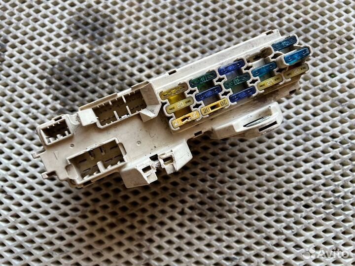 Блок предохранителей Mazda 626 GE