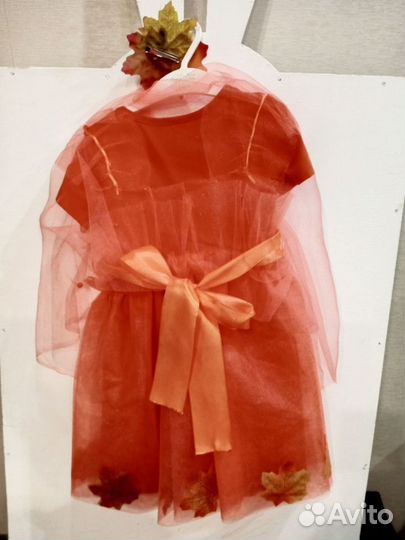 Платье оранжевое 104
