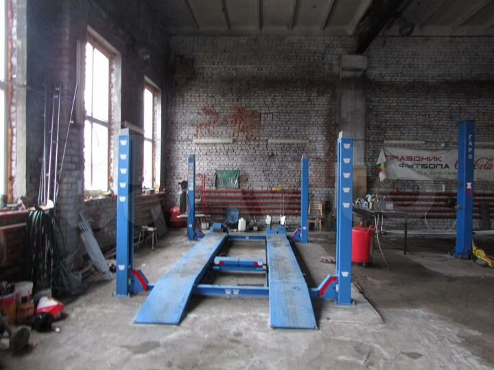 Гараж, > 30 м²