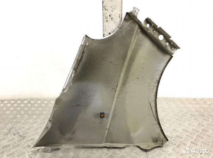 Крыло переднее левое Opel Vivaro 1.9 cdti 2006