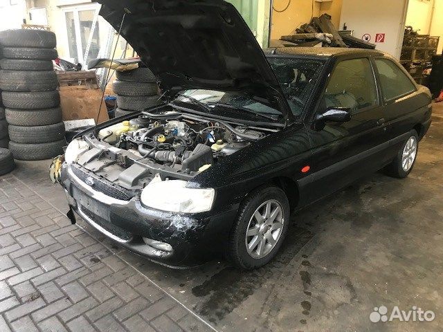 Разбор на запчасти Ford Escort