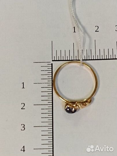 Золотое кольцо с камнем 18,5р