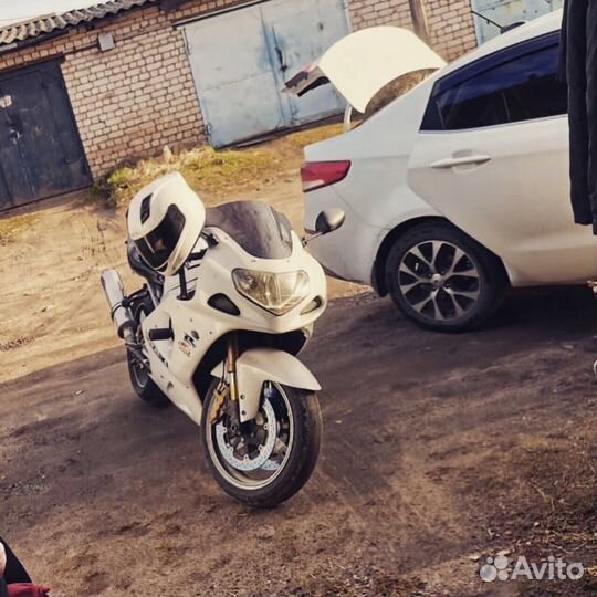 Suzuki GSX R-1000 K1