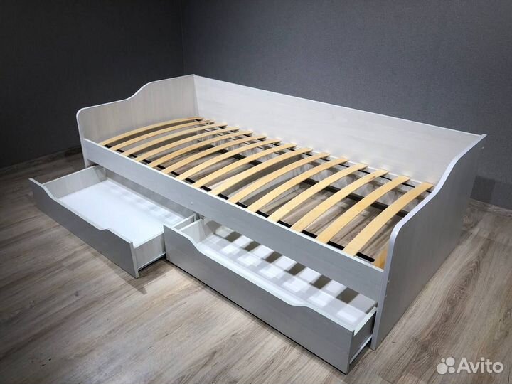 Кровать односпальная в стиле IKEA