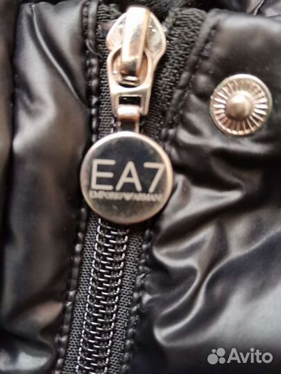 Пуховик Армани. Размер s. Оригинал