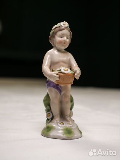 Фарфоровые статуэтки 