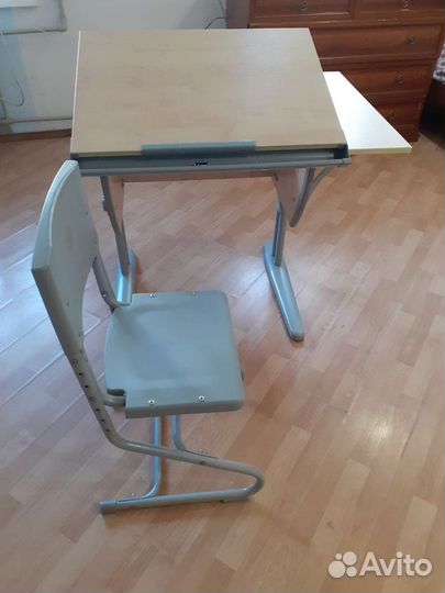 Растущая парта деми и растущий стул деми